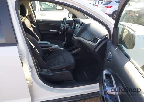 2014 Dodge Journey Sxt z USA, uszkodzony, nr VIN 3C4PDCBB5ET235684